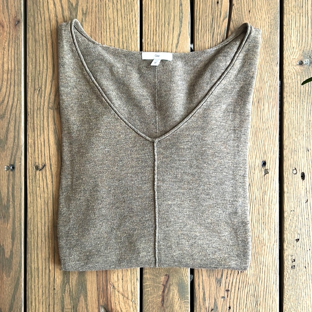 GAP super soft relaxed fit fine knit sweater